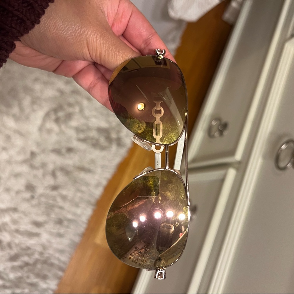 Guess Gold-Tinted Aviator Sunglasses